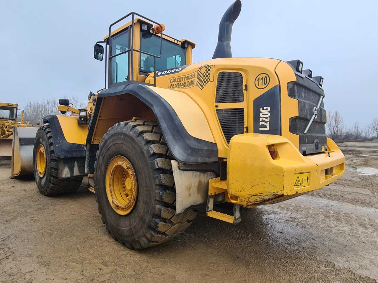 VOLVO L220G - Utovarivač na kotačima: slika VOLVO L220G - Utovarivač na kotačima VOLVO L220G - Utovarivač na kotačima: slika VOLVO L220G - Utovarivač na kotačima