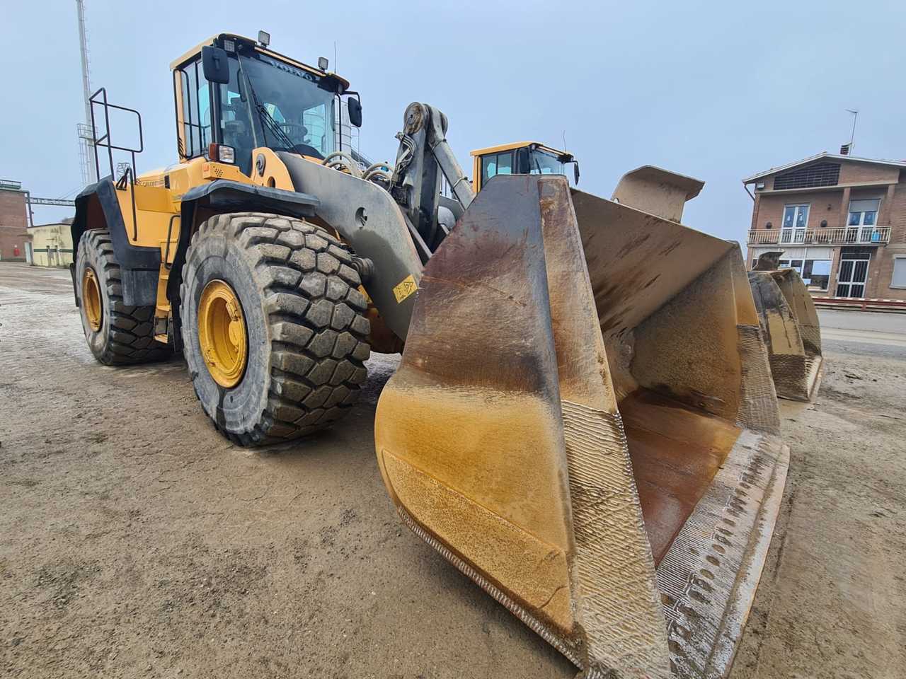 VOLVO L220G - Utovarivač na kotačima: slika VOLVO L220G - Utovarivač na kotačima VOLVO L220G - Utovarivač na kotačima: slika VOLVO L220G - Utovarivač na kotačima