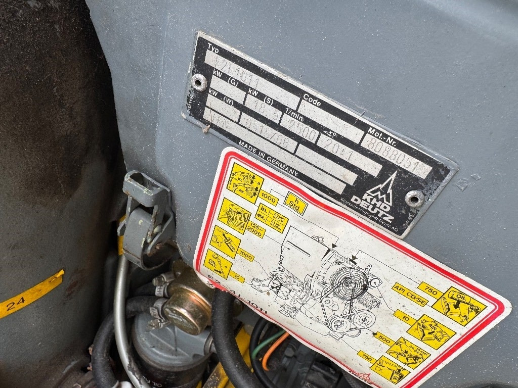 Atlas Copco XAS 35 - Zračni kompresor: slika Atlas Copco XAS 35 - Zračni kompresor Atlas Copco XAS 35 - Zračni kompresor: slika Atlas Copco XAS 35 - Zračni kompresor
