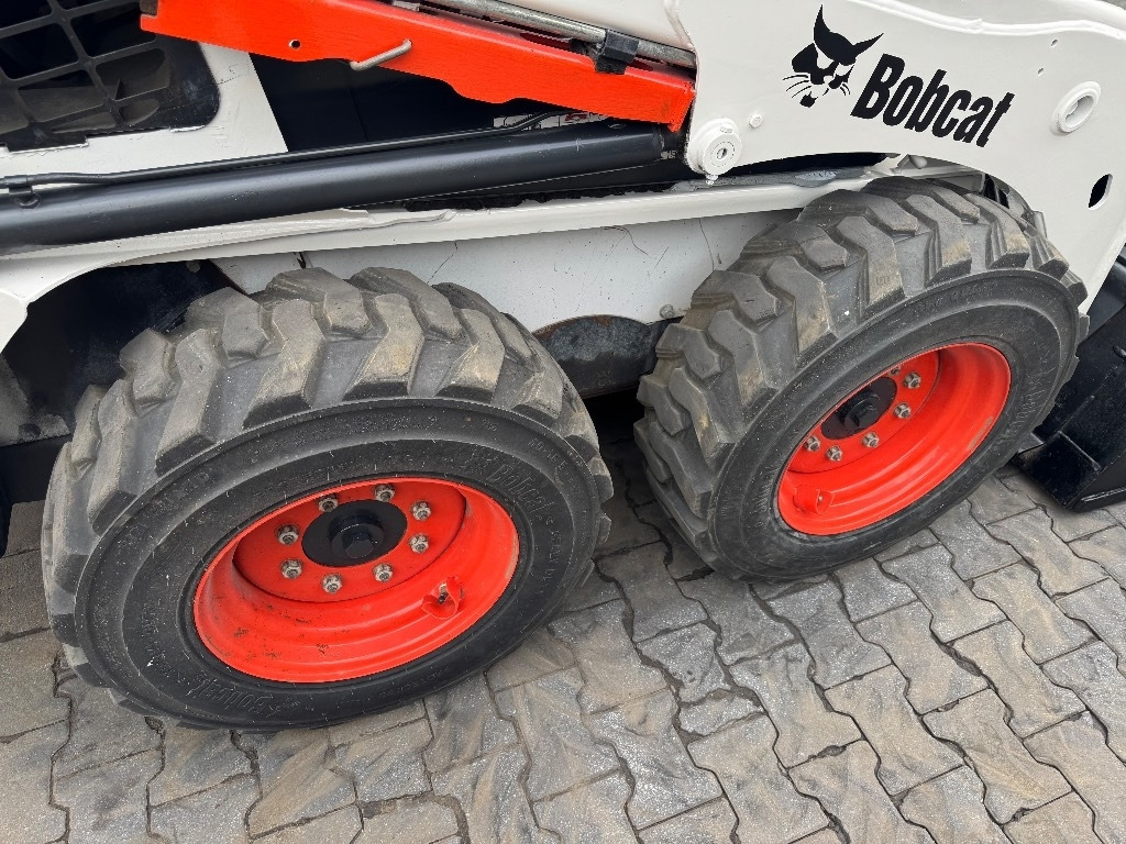Bobcat S 450 - Mini utovarivač: slika Bobcat S 450 - Mini utovarivač Bobcat S 450 - Mini utovarivač: slika Bobcat S 450 - Mini utovarivač