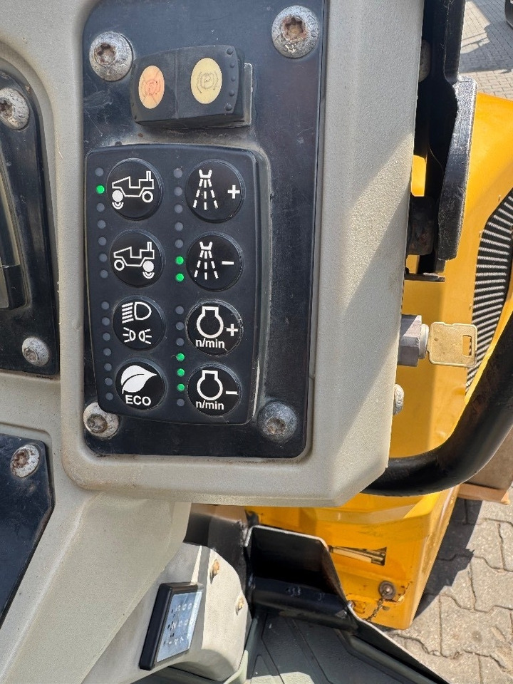 CAT CB 24 B - Cestovni valjak: slika CAT CB 24 B - Cestovni valjak CAT CB 24 B - Cestovni valjak: slika CAT CB 24 B - Cestovni valjak