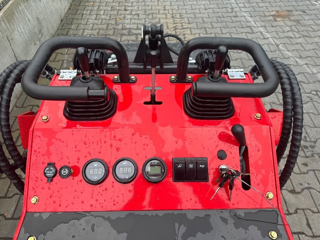 Captok CK 380 C - Utovarivač gusjeničar: slika Captok CK 380 C - Utovarivač gusjeničar Captok CK 380 C - Utovarivač gusjeničar: slika Captok CK 380 C - Utovarivač gusjeničar