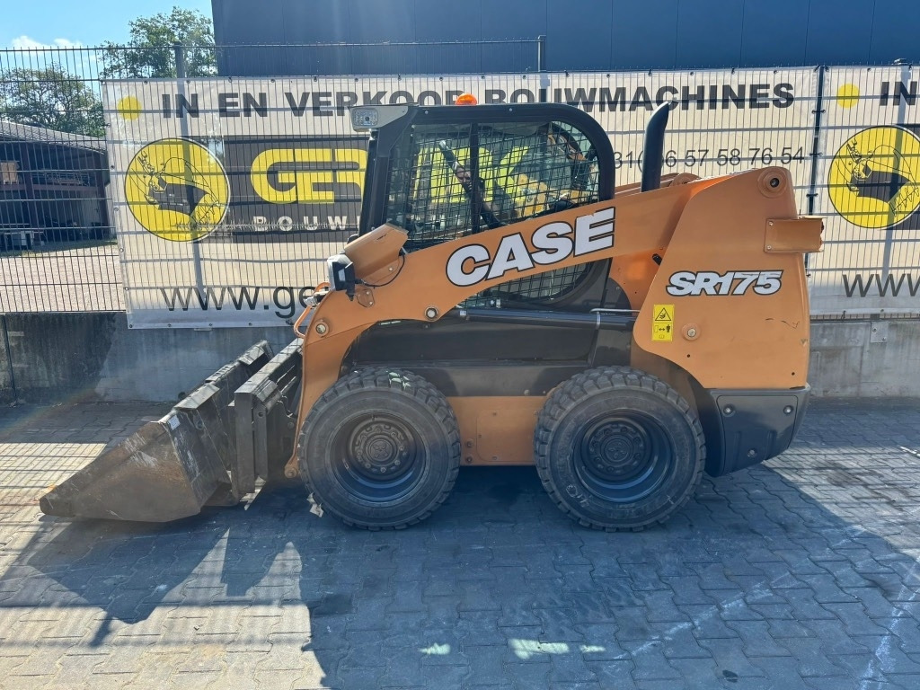 Mini utovarivač Case SR 175: slika Mini utovarivač Case SR 175