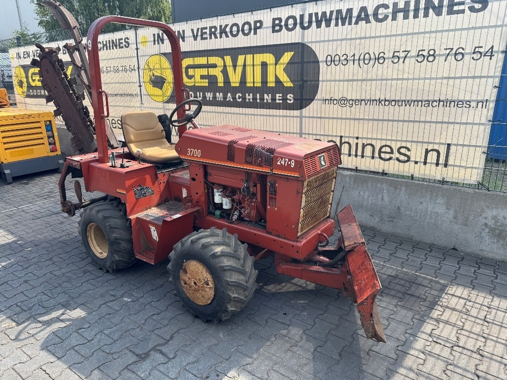 Ditch Witch 3700 DD - Trenčer: slika Ditch Witch 3700 DD - Trenčer Ditch Witch 3700 DD - Trenčer: slika Ditch Witch 3700 DD - Trenčer