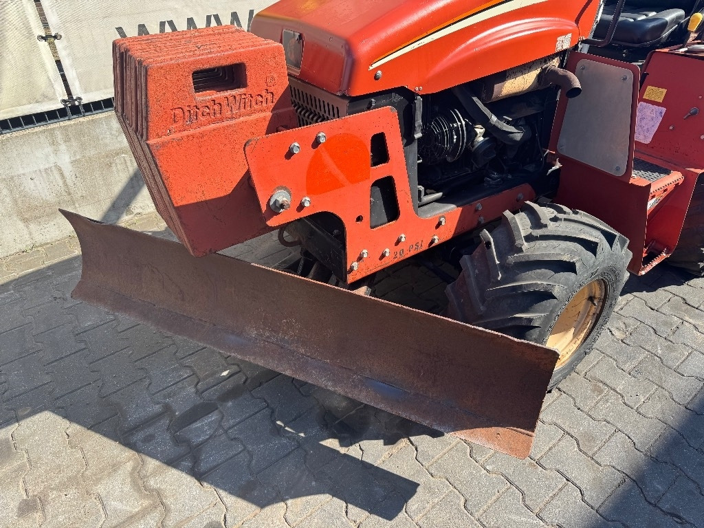 Ditch Witch RT 40 - Trenčer: slika Ditch Witch RT 40 - Trenčer Ditch Witch RT 40 - Trenčer: slika Ditch Witch RT 40 - Trenčer