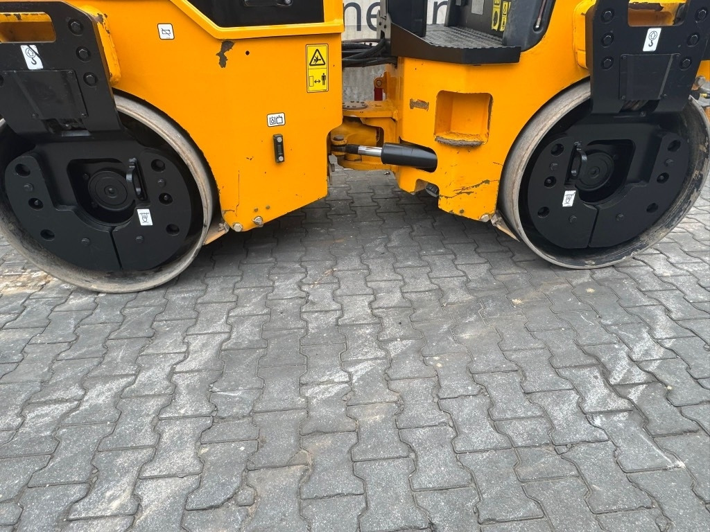 Cestovni valjak JCB VMT 430-130: slika Cestovni valjak JCB VMT 430-130