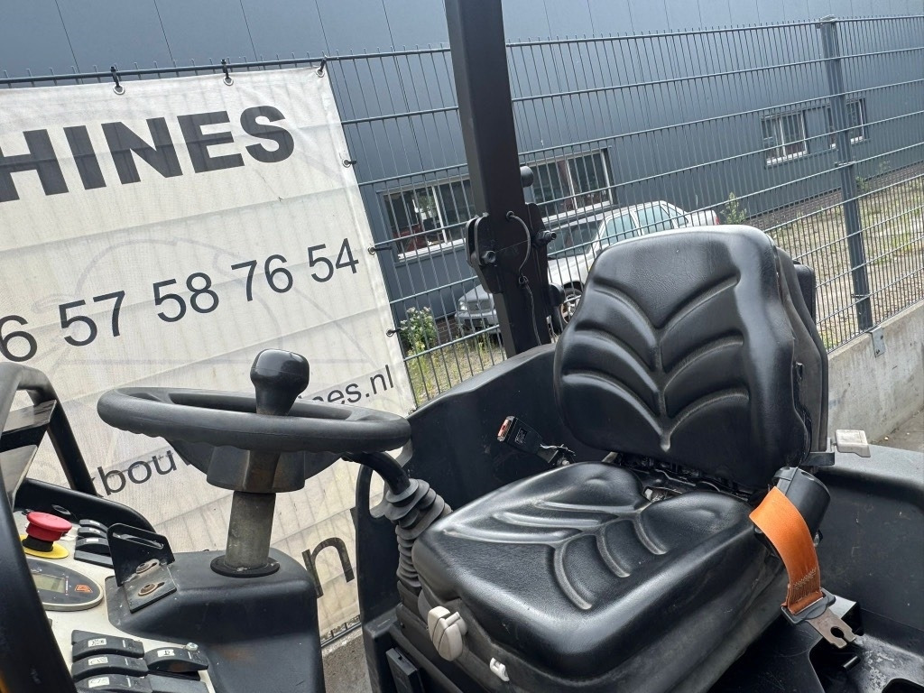 Cestovni valjak JCB VMT 430-130: slika Cestovni valjak JCB VMT 430-130