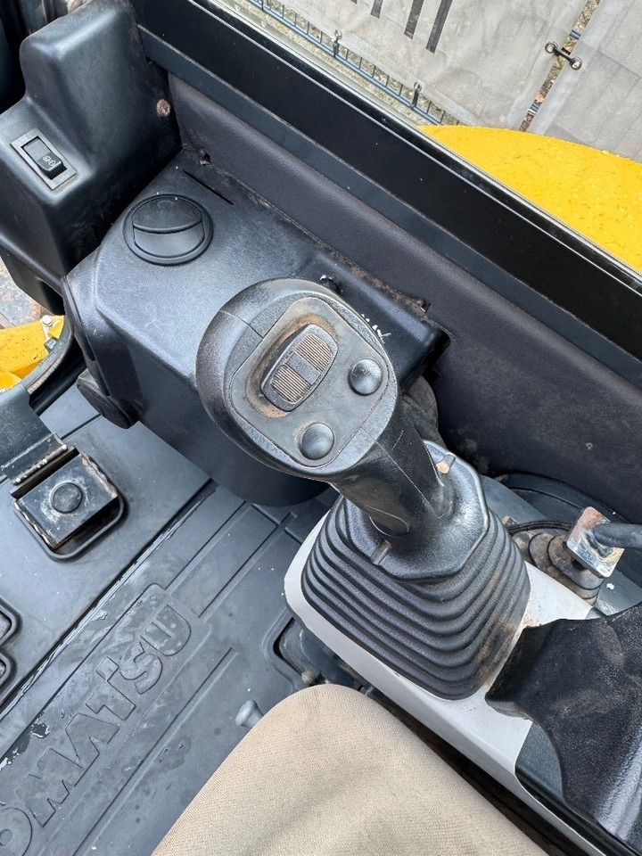 Komatsu PC 26 MR-3 - Mini bager: slika Komatsu PC 26 MR-3 - Mini bager Komatsu PC 26 MR-3 - Mini bager: slika Komatsu PC 26 MR-3 - Mini bager