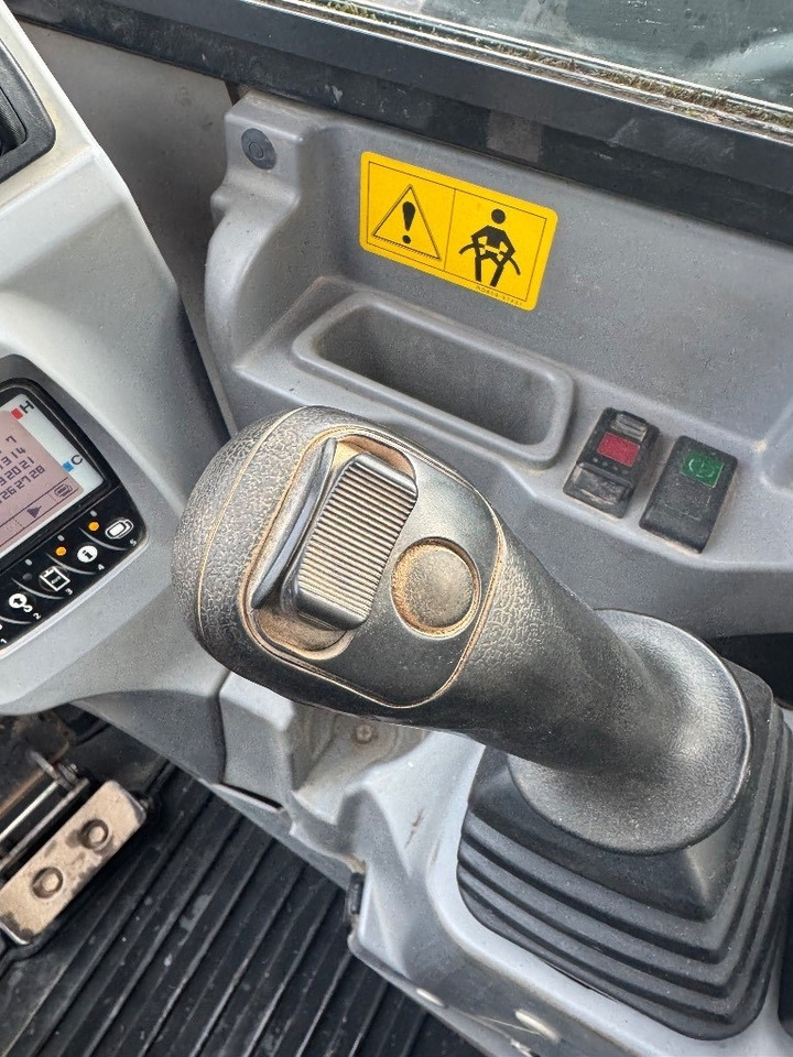 Mini bager Kubota KX 080-4: slika Mini bager Kubota KX 080-4