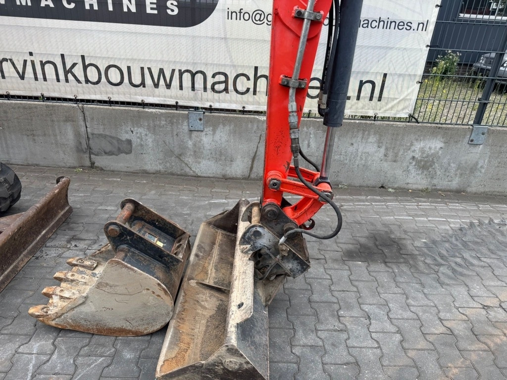 Zakup Kubota KX 71-3  Kubota KX 71-3: slika Zakup Kubota KX 71-3  Kubota KX 71-3