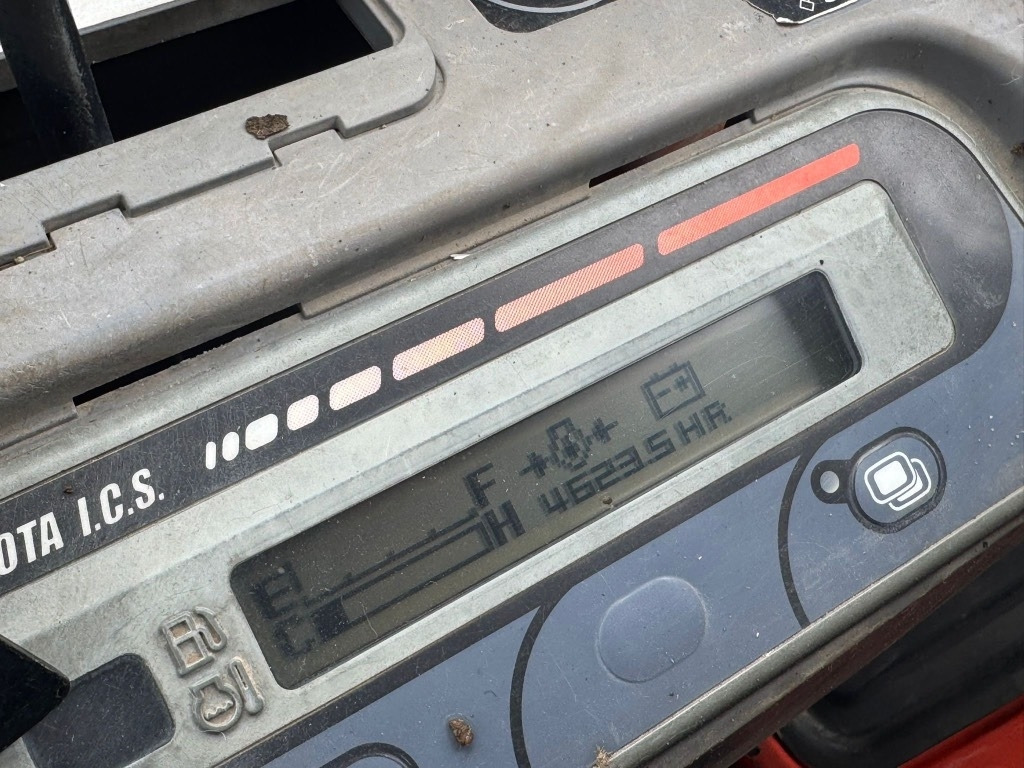 Zakup Kubota KX 71-3  Kubota KX 71-3: slika Zakup Kubota KX 71-3  Kubota KX 71-3