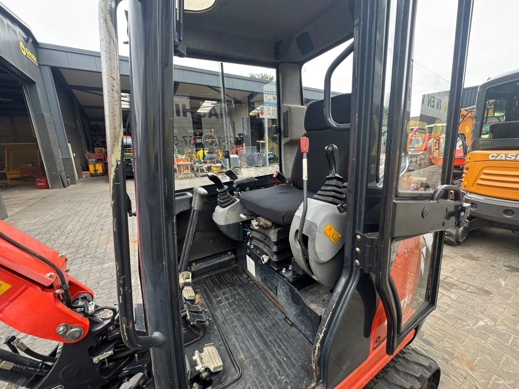 Zakup Kubota KX 71-3  Kubota KX 71-3: slika Zakup Kubota KX 71-3  Kubota KX 71-3