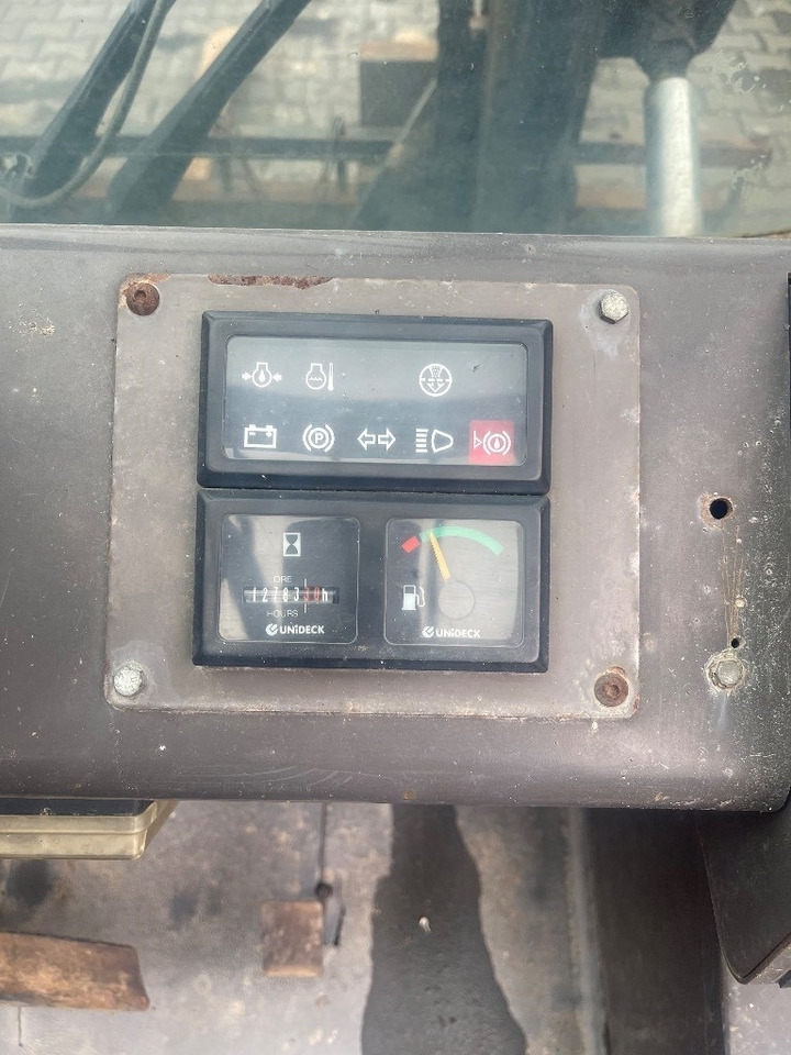 Viličar za teške terene Manitou MC 30: slika Viličar za teške terene Manitou MC 30 Viličar za teške terene Manitou MC 30: slika Viličar za teške terene Manitou MC 30