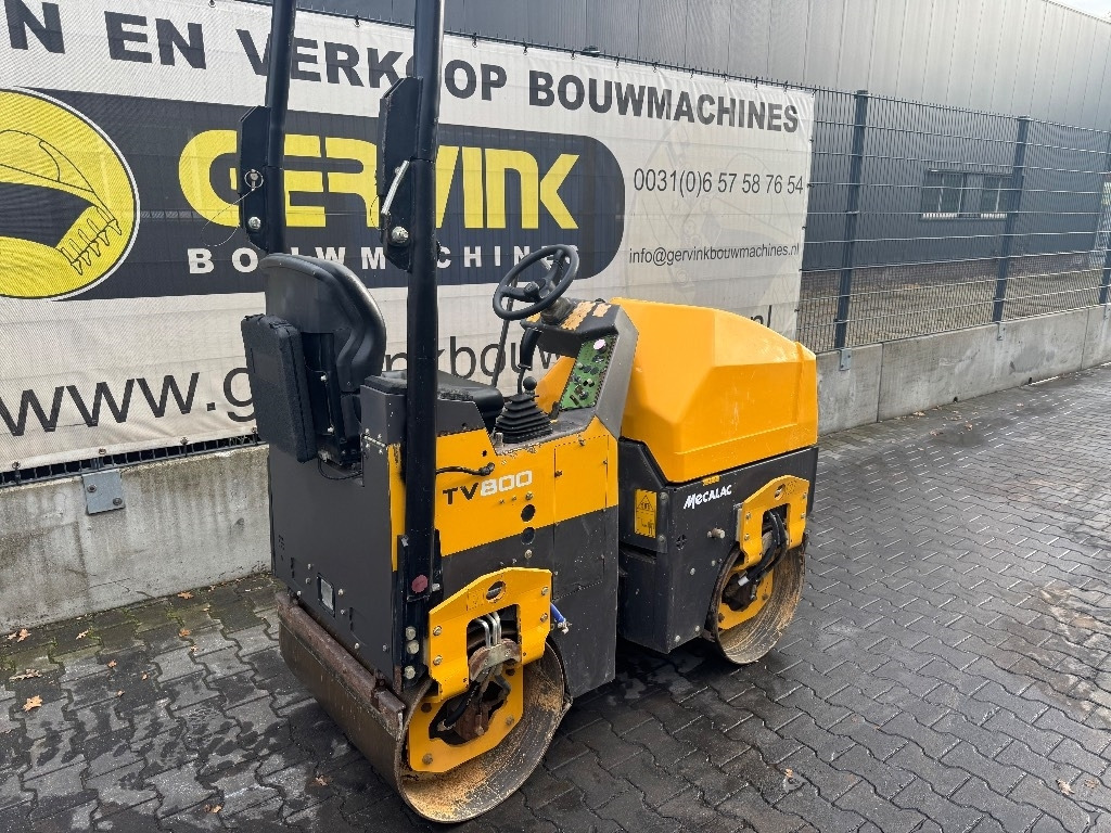 Mecalac TV 800 - Cestovni valjak: slika Mecalac TV 800 - Cestovni valjak Mecalac TV 800 - Cestovni valjak: slika Mecalac TV 800 - Cestovni valjak