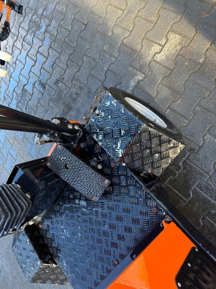 Optimas T11  - Stroj za asfaltiranje: slika Optimas T11  - Stroj za asfaltiranje Optimas T11  - Stroj za asfaltiranje: slika Optimas T11  - Stroj za asfaltiranje