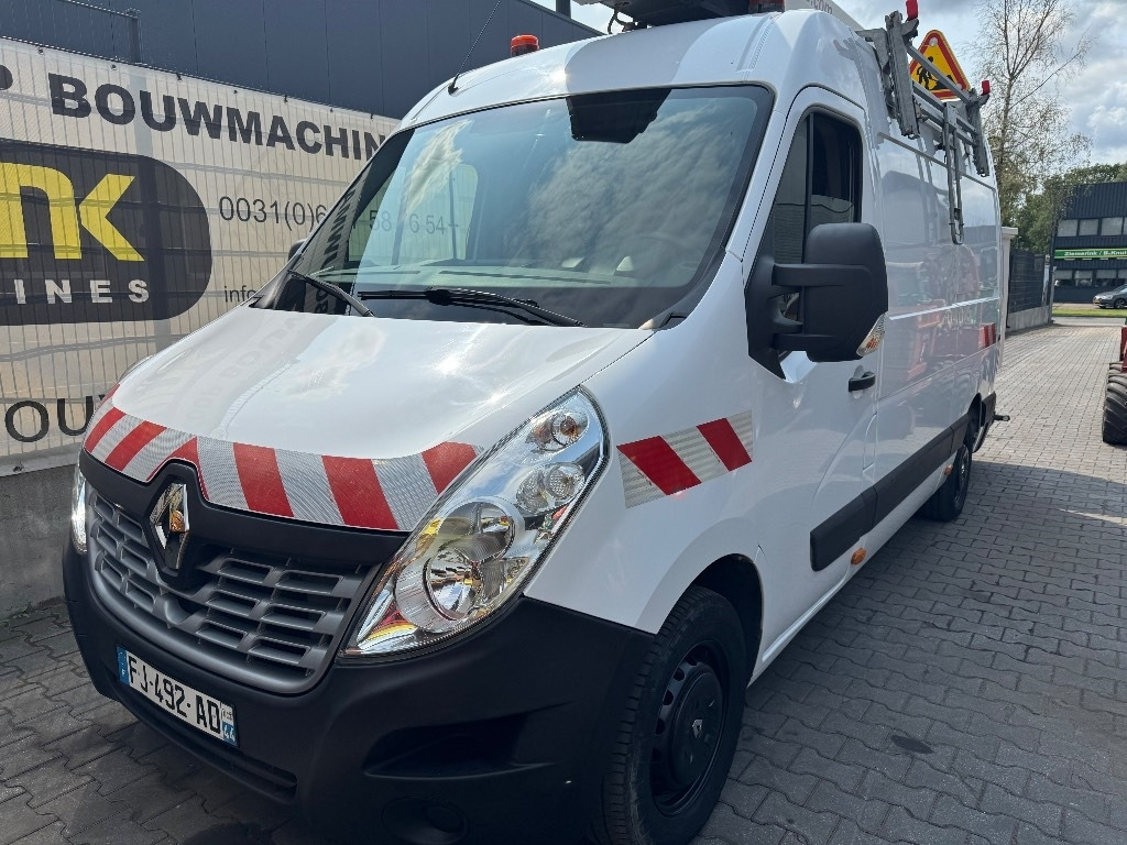 Renault Klubb K 32 - Podizna platforma montirana na kamion: slika Renault Klubb K 32 - Podizna platforma montirana na kamion Renault Klubb K 32 - Podizna platforma montirana na kamion: slika Renault Klubb K 32 - Podizna platforma montirana na kamion