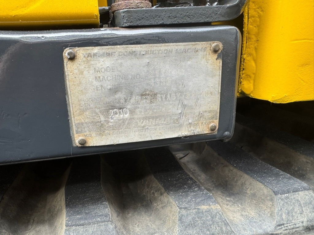 Zakup Yanmar C 30 R-2  Yanmar C 30 R-2: slika Zakup Yanmar C 30 R-2  Yanmar C 30 R-2