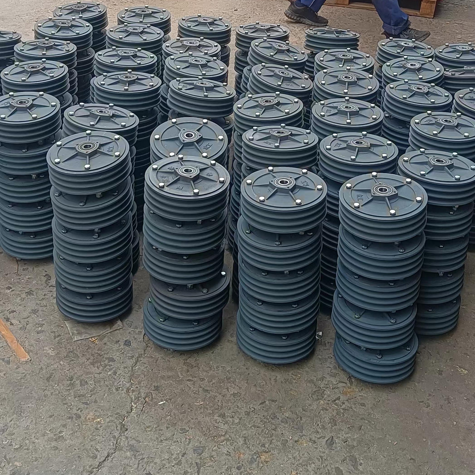 Qingdao Promising 220mm 3 Rib Pulley Clutch Assembly for FLAND FL45 Wheel Loader - Kvačilo i dijelovi za Utovarivač na kotačima: slika Qingdao Promising 220mm 3 Rib Pulley Clutch Assembly for FLAND FL45 Wheel Loader - Kvačilo i dijelovi za Utovarivač na kotačima Qingdao Promising 220mm 3 Rib Pulley Clutch Assembly for FLAND FL45 Wheel Loader - Kvačilo i dijelovi za Utovarivač na kotačima: slika Qingdao Promising 220mm 3 Rib Pulley Clutch Assembly for FLAND FL45 Wheel Loader - Kvačilo i dijelovi za Utovarivač na kotačima
