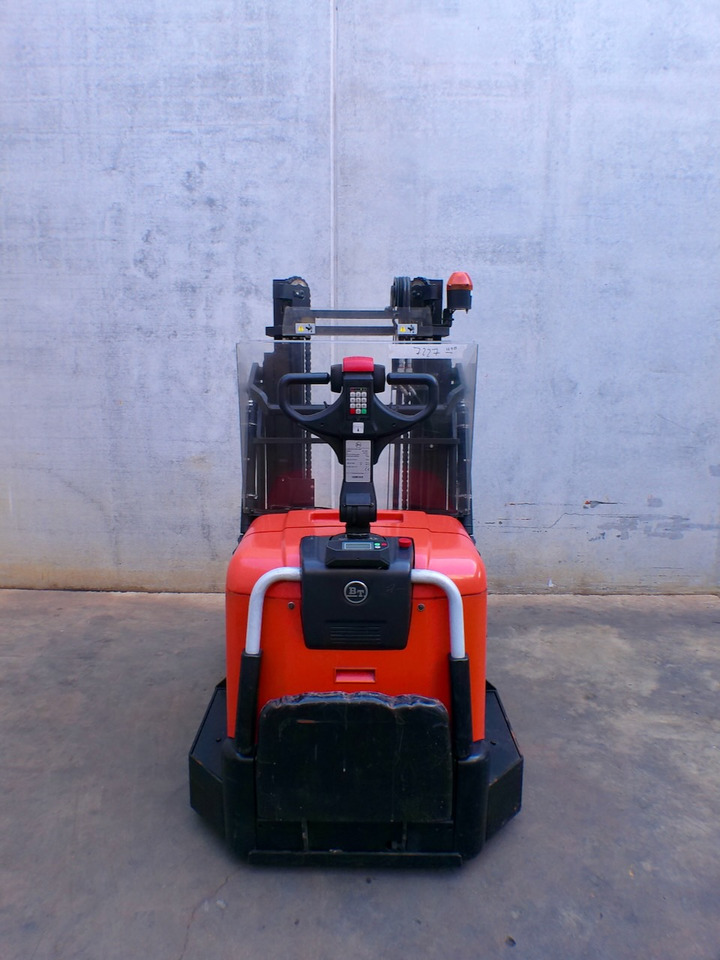 Toyota SPE 120 XR - Slagač stoga: slika Toyota SPE 120 XR - Slagač stoga Toyota SPE 120 XR - Slagač stoga: slika Toyota SPE 120 XR - Slagač stoga