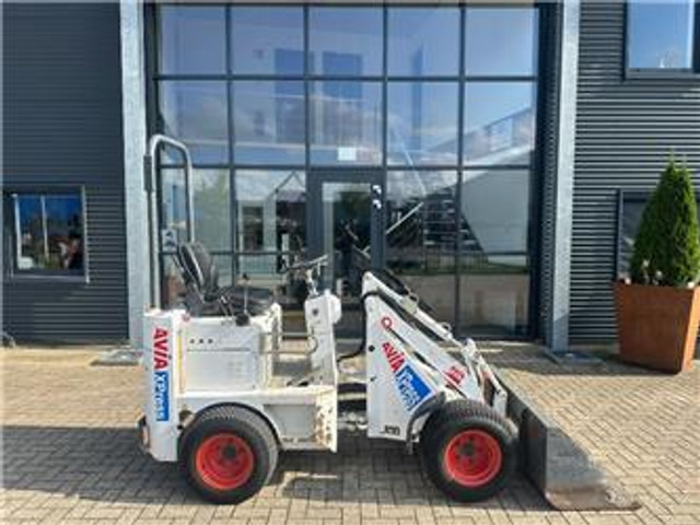 Knikmops 100 - Utovarivač na kotačima: slika Knikmops 100 - Utovarivač na kotačima Knikmops 100 - Utovarivač na kotačima: slika Knikmops 100 - Utovarivač na kotačima