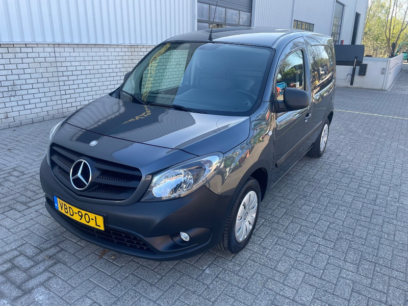 Mercedes-Benz Citan 108 CDI - Mali kombi: slika Mercedes-Benz Citan 108 CDI - Mali kombi Mercedes-Benz Citan 108 CDI - Mali kombi: slika Mercedes-Benz Citan 108 CDI - Mali kombi