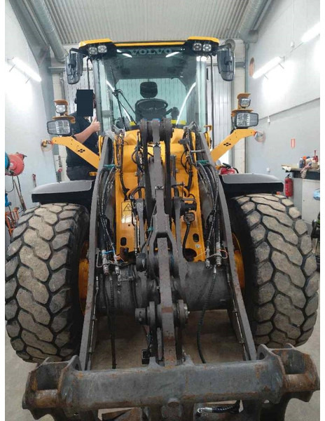 Volvo L 60 H - Utovarivač na kotačima: slika Volvo L 60 H - Utovarivač na kotačima Volvo L 60 H - Utovarivač na kotačima: slika Volvo L 60 H - Utovarivač na kotačima