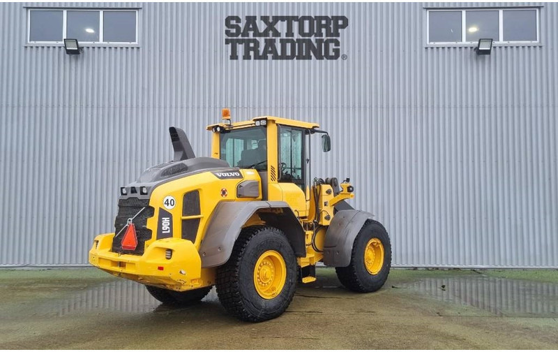 Volvo L90 H, Hjullastare ''SÅLD'' - Utovarivač na kotačima: slika Volvo L90 H, Hjullastare ''SÅLD'' - Utovarivač na kotačima Volvo L90 H, Hjullastare ''SÅLD'' - Utovarivač na kotačima: slika Volvo L90 H, Hjullastare ''SÅLD'' - Utovarivač na kotačima