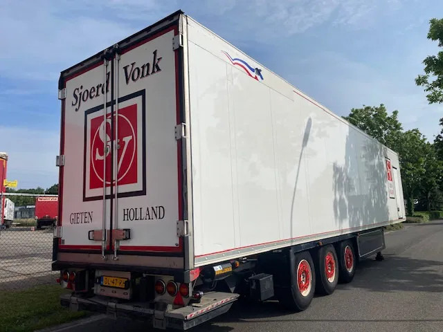 Schmitz Cargobull Frigo Thermoking SLX 2x lift axle MOT 02-2026 - Izotermna poluprikolica: slika Schmitz Cargobull Frigo Thermoking SLX 2x lift axle MOT 02-2026 - Izotermna poluprikolica Schmitz Cargobull Frigo Thermoking SLX 2x lift axle MOT 02-2026 - Izotermna poluprikolica: slika Schmitz Cargobull Frigo Thermoking SLX 2x lift axle MOT 02-2026 - Izotermna poluprikolica