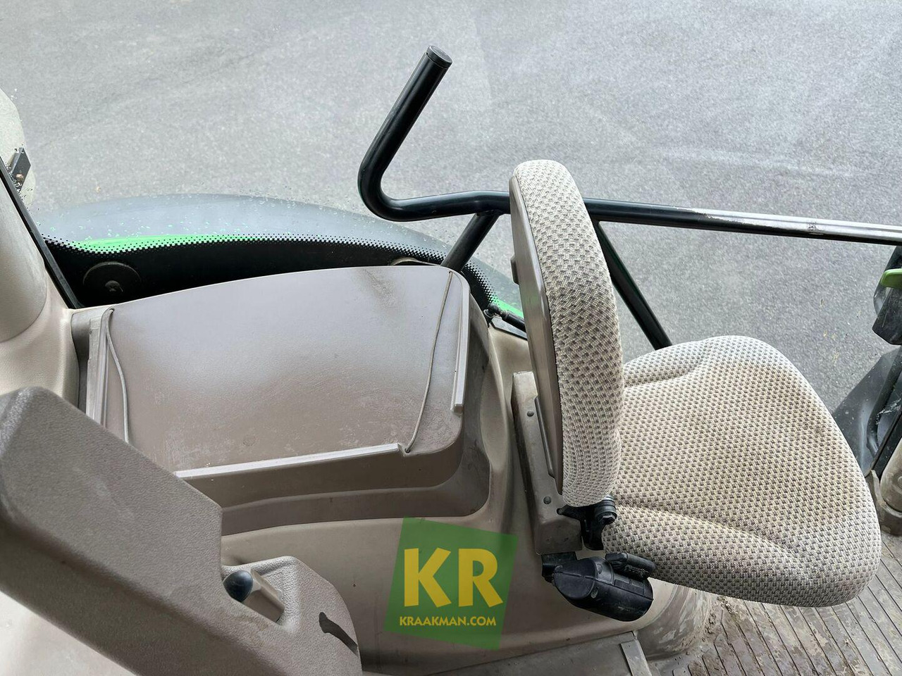 Traktor 6140R John Deere: slika Traktor 6140R John Deere