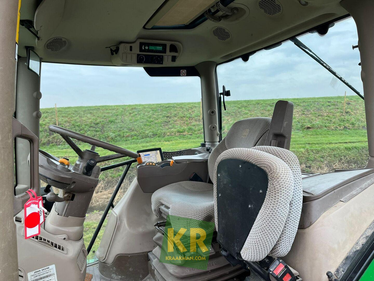 Traktor 6140R John Deere: slika Traktor 6140R John Deere