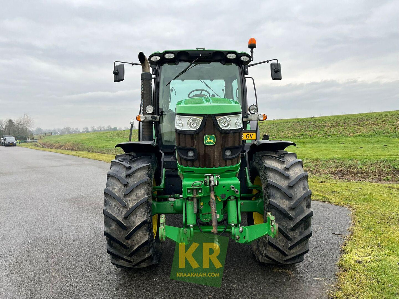 Traktor 6140R John Deere: slika Traktor 6140R John Deere