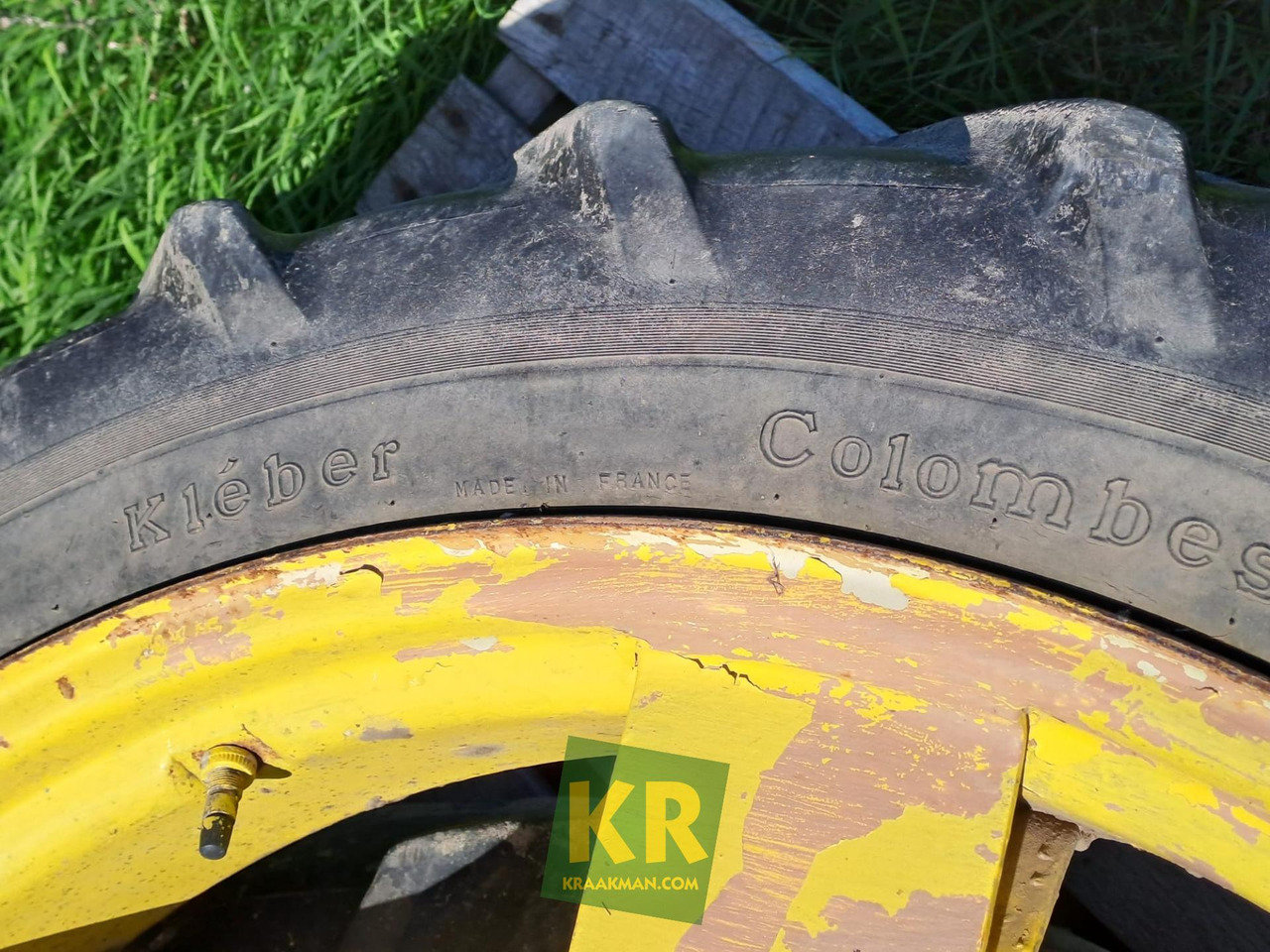 8.3/8R36 (x2) John Deere - Kompletan kotač za Poljoprivredni strojevi: slika 8.3/8R36 (x2) John Deere - Kompletan kotač za Poljoprivredni strojevi 8.3/8R36 (x2) John Deere - Kompletan kotač za Poljoprivredni strojevi: slika 8.3/8R36 (x2) John Deere - Kompletan kotač za Poljoprivredni strojevi