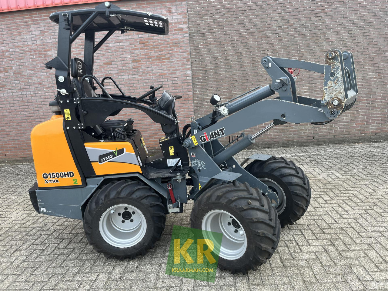 Zglobni utovarivač G1500 Giant: slika Zglobni utovarivač G1500 Giant