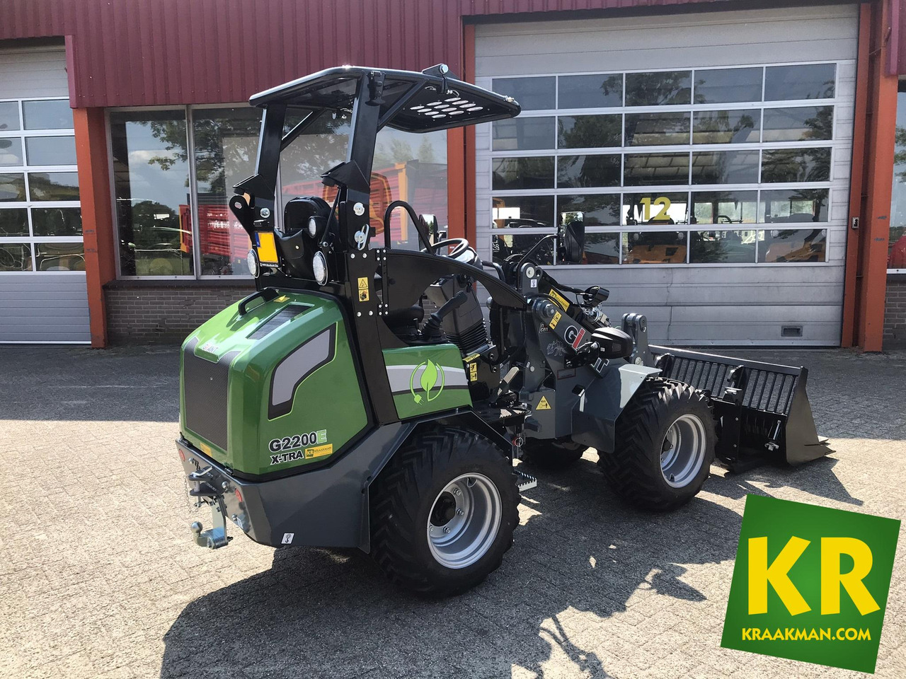 G2200E Giant - Zglobni utovarivač: slika G2200E Giant - Zglobni utovarivač G2200E Giant - Zglobni utovarivač: slika G2200E Giant - Zglobni utovarivač