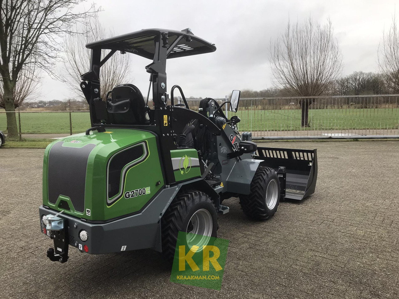 G2700E Giant - Zglobni utovarivač: slika G2700E Giant - Zglobni utovarivač G2700E Giant - Zglobni utovarivač: slika G2700E Giant - Zglobni utovarivač