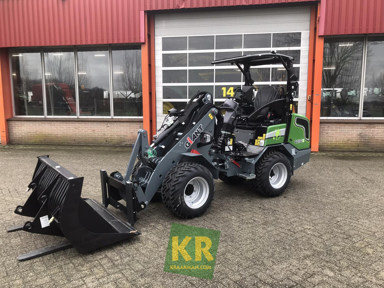 G2700E Giant - Zglobni utovarivač: slika G2700E Giant - Zglobni utovarivač G2700E Giant - Zglobni utovarivač: slika G2700E Giant - Zglobni utovarivač
