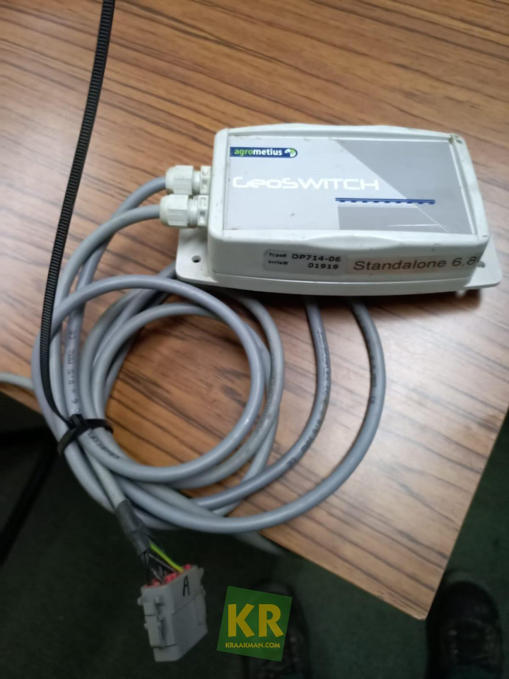 Geoswitch Trimble - Električni sustav za Poljoprivredni strojevi: slika Geoswitch Trimble - Električni sustav za Poljoprivredni strojevi Geoswitch Trimble - Električni sustav za Poljoprivredni strojevi: slika Geoswitch Trimble - Električni sustav za Poljoprivredni strojevi