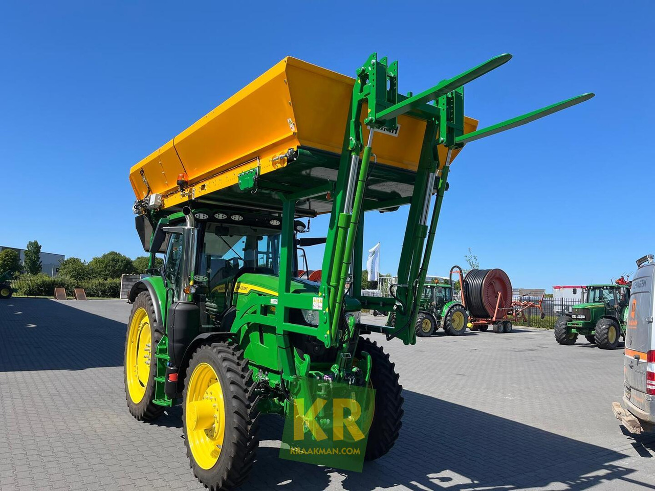 John Deere 6R 155 - Traktor: slika John Deere 6R 155 - Traktor John Deere 6R 155 - Traktor: slika John Deere 6R 155 - Traktor