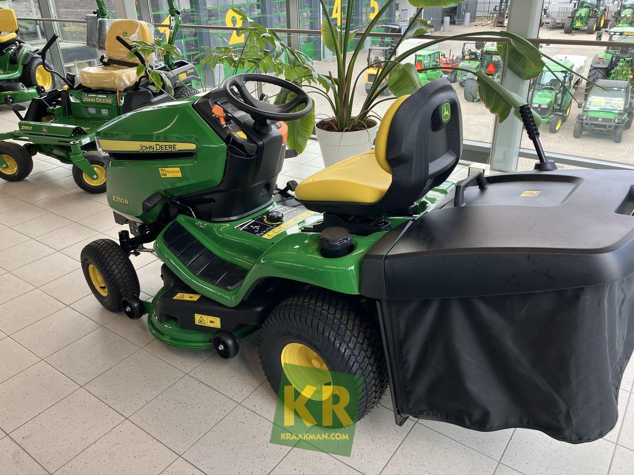 John Deere X350R - Vrtna kosilica: slika John Deere X350R - Vrtna kosilica John Deere X350R - Vrtna kosilica: slika John Deere X350R - Vrtna kosilica