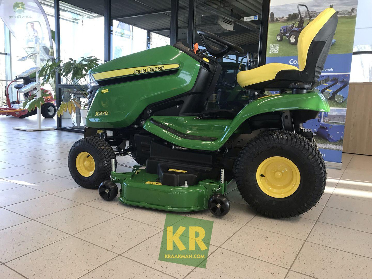 John Deere X370 - Vrtna kosilica: slika John Deere X370 - Vrtna kosilica John Deere X370 - Vrtna kosilica: slika John Deere X370 - Vrtna kosilica