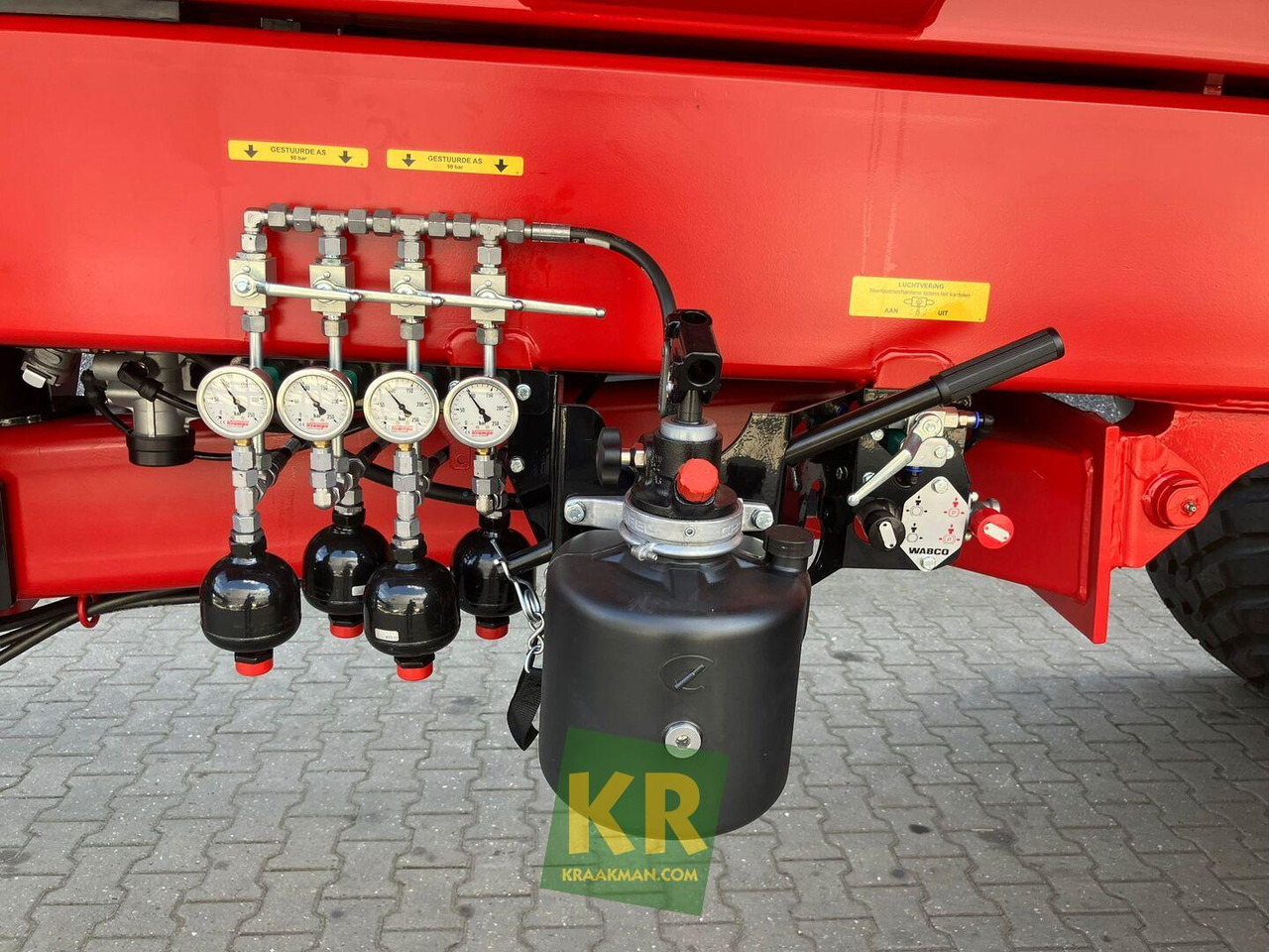 Krampe BIG BODY 900 - Nagibna prikolica za poljoprivredna gospodarstva/ Istovarivač: slika Krampe BIG BODY 900 - Nagibna prikolica za poljoprivredna gospodarstva/ Istovarivač Krampe BIG BODY 900 - Nagibna prikolica za poljoprivredna gospodarstva/ Istovarivač: slika Krampe BIG BODY 900 - Nagibna prikolica za poljoprivredna gospodarstva/ Istovarivač