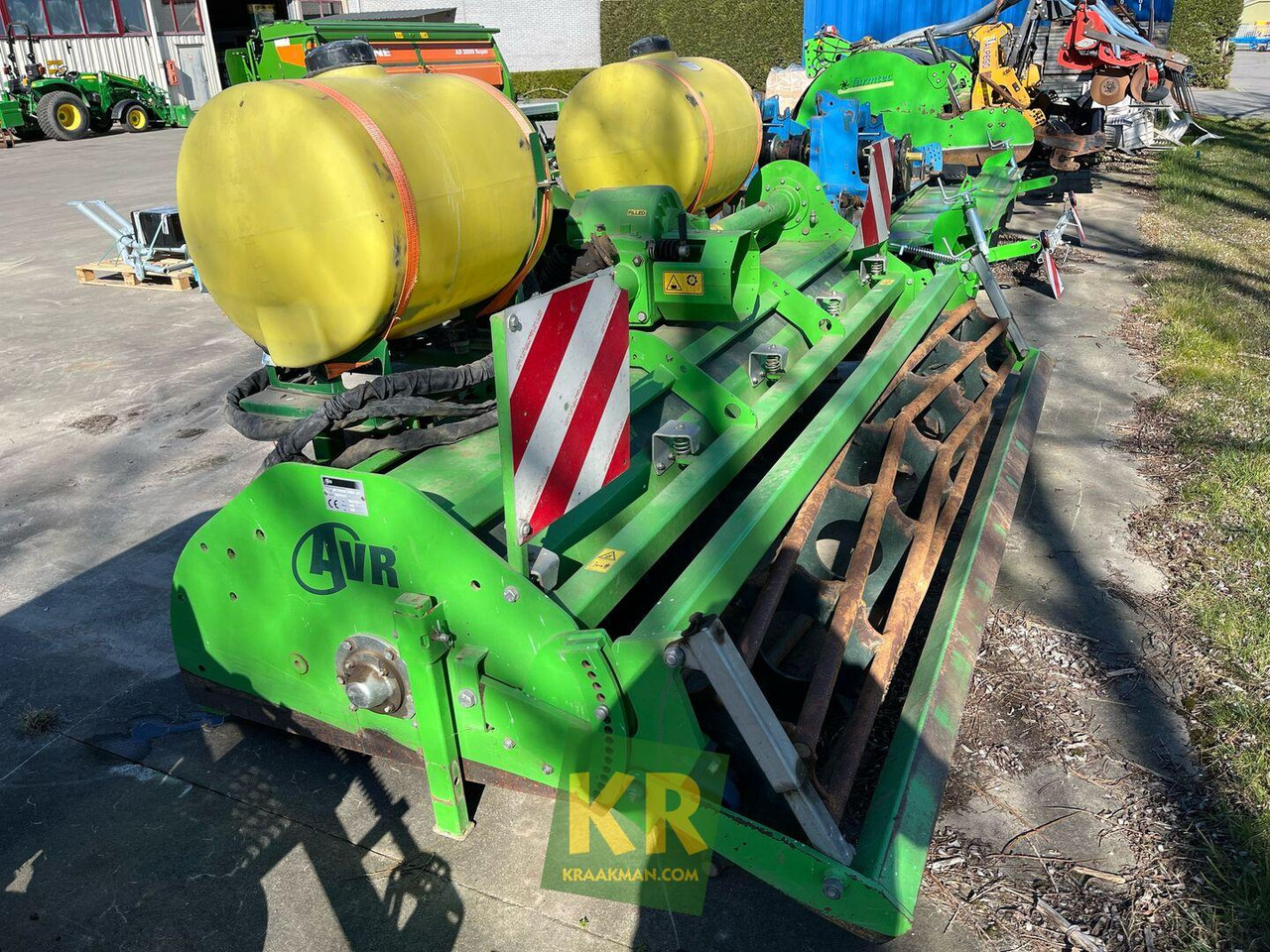 Multivator AVR - Oprema za obradu tla: slika Multivator AVR - Oprema za obradu tla Multivator AVR - Oprema za obradu tla: slika Multivator AVR - Oprema za obradu tla