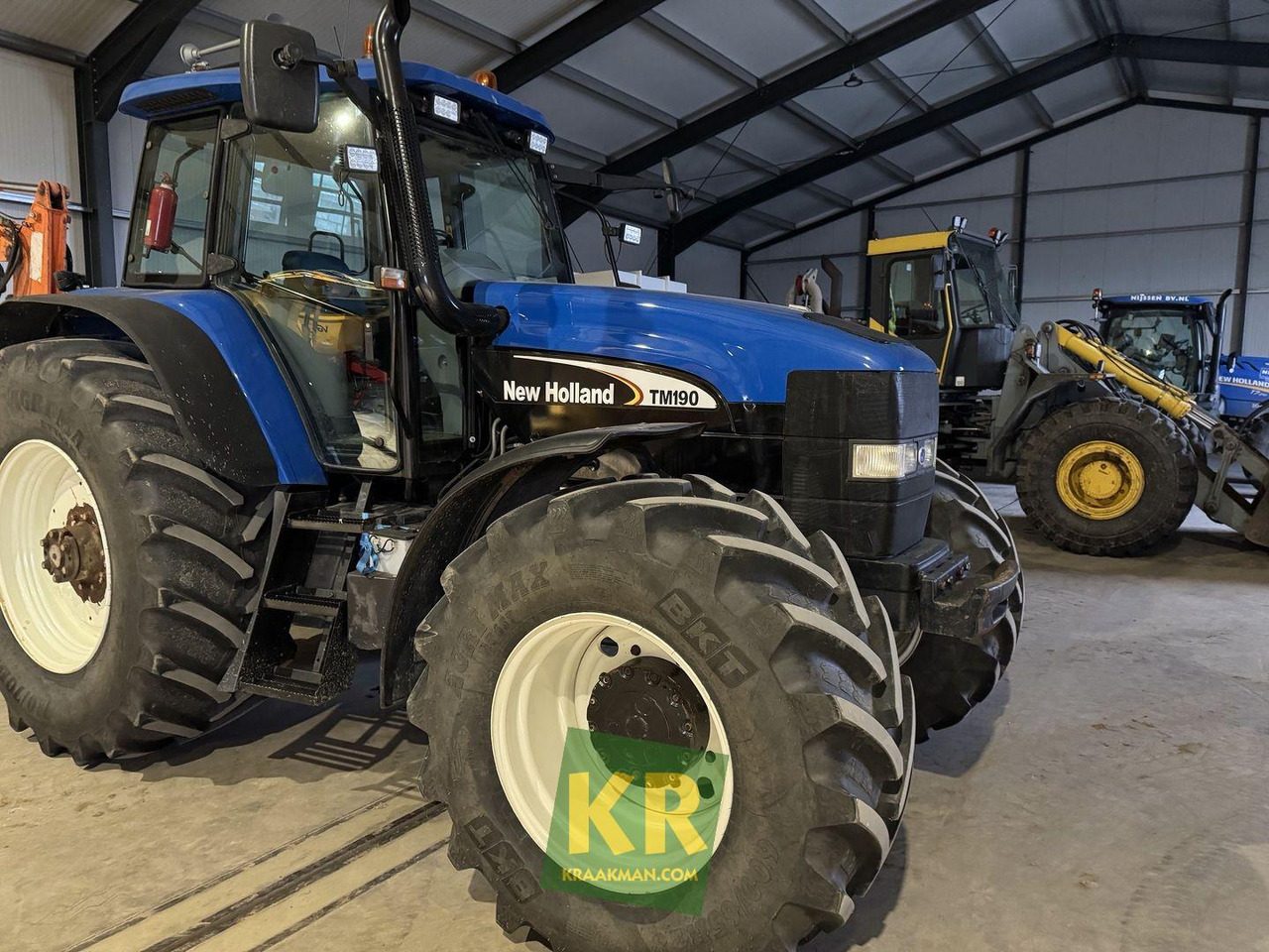 TM190 New Holland - Traktor: slika TM190 New Holland - Traktor TM190 New Holland - Traktor: slika TM190 New Holland - Traktor