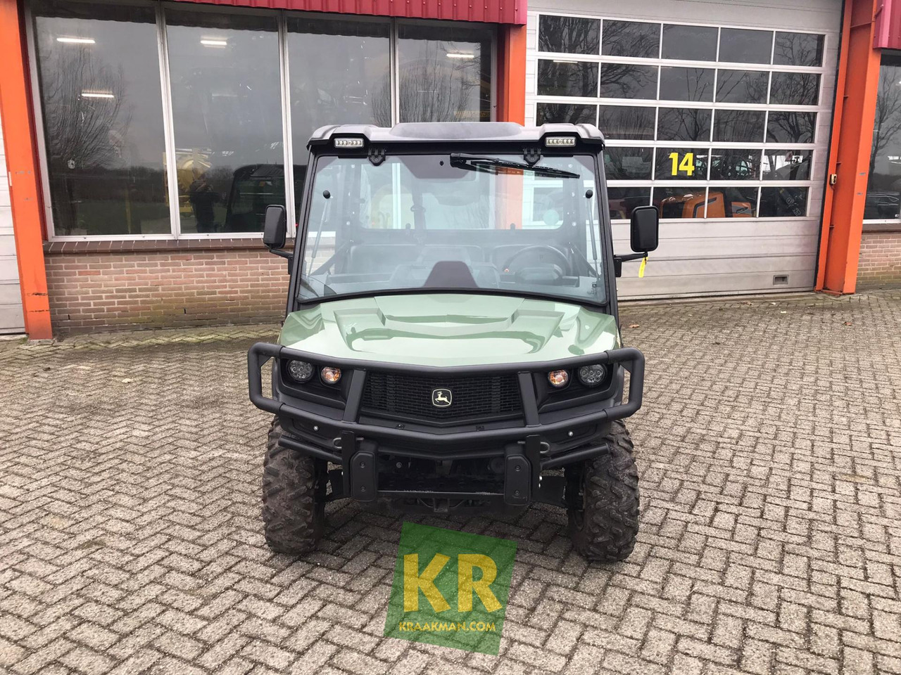 XUV865M John Deere - ATV/ Quad vozilo: slika XUV865M John Deere - ATV/ Quad vozilo XUV865M John Deere - ATV/ Quad vozilo: slika XUV865M John Deere - ATV/ Quad vozilo