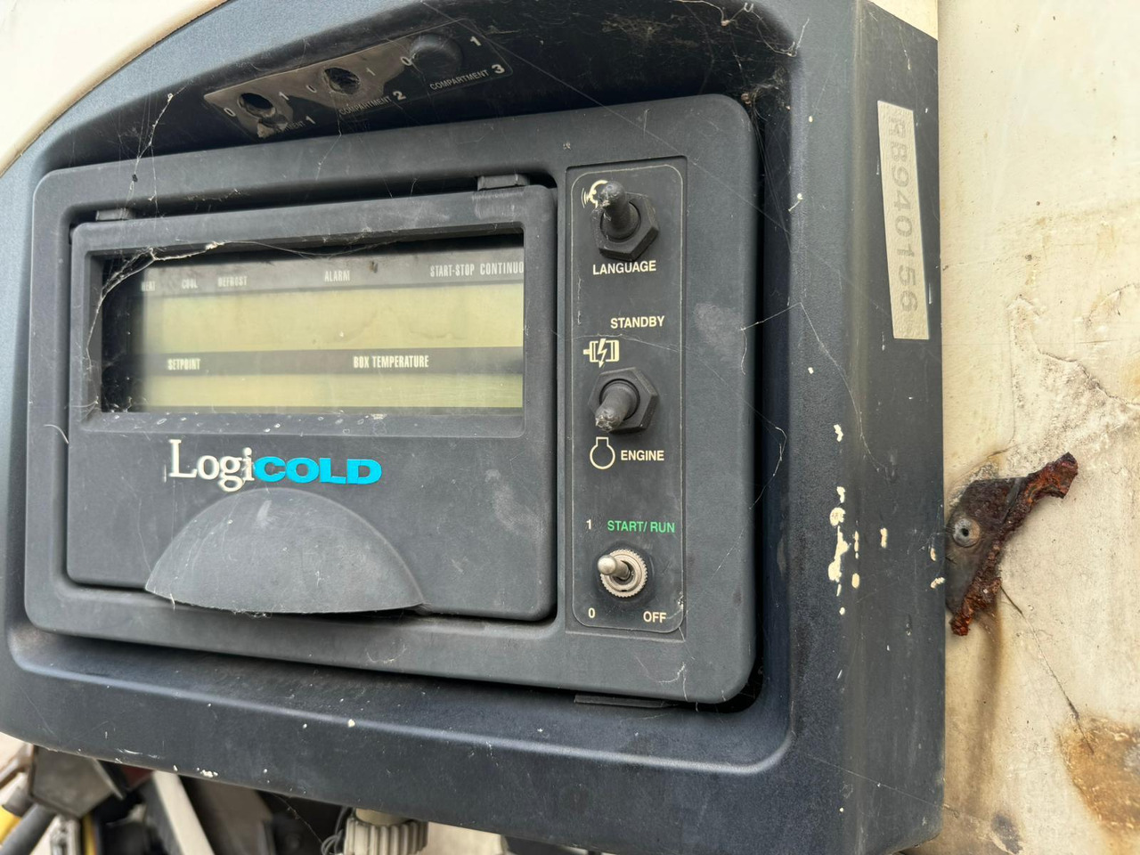 Poluprikolica hladnjača Schmitz Cargobull 2009 Vector 1850 MT: slika Poluprikolica hladnjača Schmitz Cargobull 2009 Vector 1850 MT Poluprikolica hladnjača Schmitz Cargobull 2009 Vector 1850 MT: slika Poluprikolica hladnjača Schmitz Cargobull 2009 Vector 1850 MT