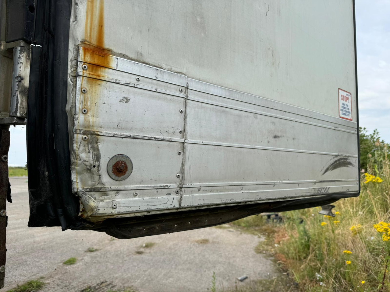 Poluprikolica hladnjača Schmitz Cargobull 2009 Vector 1850 MT: slika Poluprikolica hladnjača Schmitz Cargobull 2009 Vector 1850 MT Poluprikolica hladnjača Schmitz Cargobull 2009 Vector 1850 MT: slika Poluprikolica hladnjača Schmitz Cargobull 2009 Vector 1850 MT