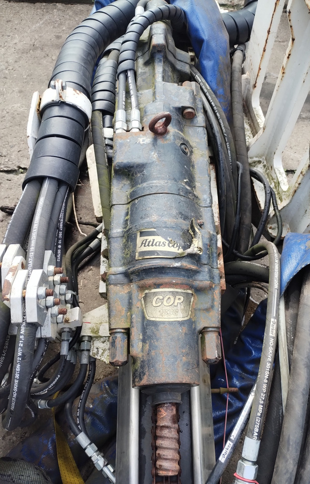 ATLAS COPCO COPCO 1838 2012 Drilling machine - Platforma za bušenje: slika ATLAS COPCO COPCO 1838 2012 Drilling machine - Platforma za bušenje ATLAS COPCO COPCO 1838 2012 Drilling machine - Platforma za bušenje: slika ATLAS COPCO COPCO 1838 2012 Drilling machine - Platforma za bušenje