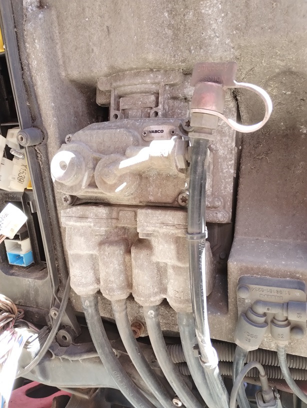 ZAWÓR HAMULCA GŁÓWNEGO MAN TGL TGM 81521306306 4462300172 WABCO - Kočioni ventil: slika ZAWÓR HAMULCA GŁÓWNEGO MAN TGL TGM 81521306306 4462300172 WABCO - Kočioni ventil ZAWÓR HAMULCA GŁÓWNEGO MAN TGL TGM 81521306306 4462300172 WABCO - Kočioni ventil: slika ZAWÓR HAMULCA GŁÓWNEGO MAN TGL TGM 81521306306 4462300172 WABCO - Kočioni ventil