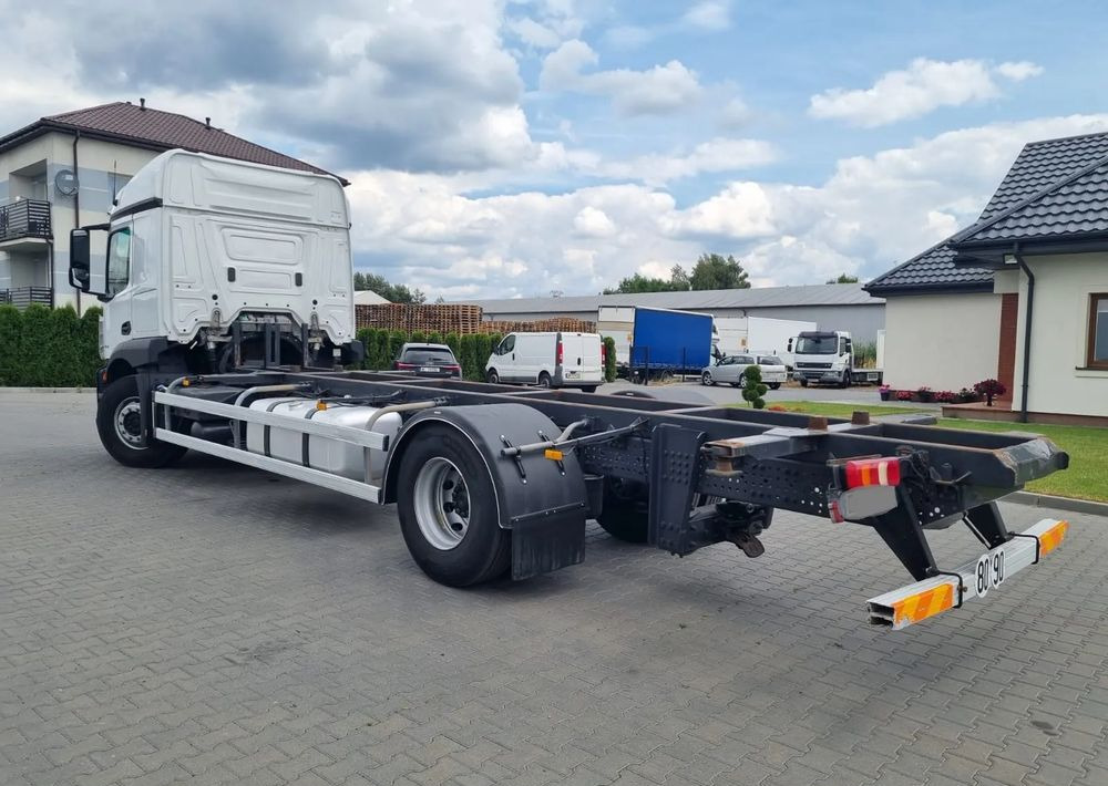 Mercedes-Benz Actros 1836 - Kamion s ceradom: slika Mercedes-Benz Actros 1836 - Kamion s ceradom Mercedes-Benz Actros 1836 - Kamion s ceradom: slika Mercedes-Benz Actros 1836 - Kamion s ceradom