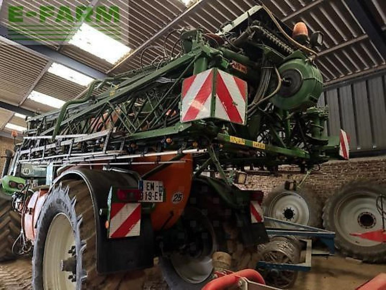 Amazone ux5200 - Vučena prskalica: slika Amazone ux5200 - Vučena prskalica Amazone ux5200 - Vučena prskalica: slika Amazone ux5200 - Vučena prskalica